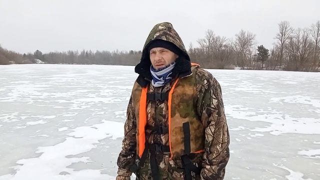 Бобруйск березина за ЖД мостом район очистные)🚩часть 2 зимняя рыбалка в штормовой ветер