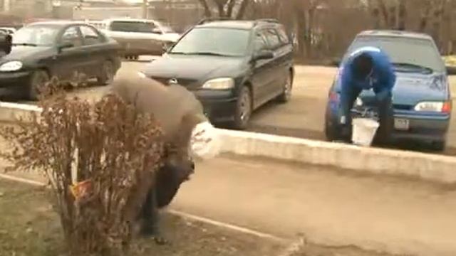 Субботники накануне приезда гостей Лопатами, граблями, тракторами по смотреть онлайн