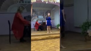 "На вулиці скрипка грає" Музика Миколи Стецюна, слова народні