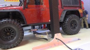 Самодельный ЭЛЕКТРИЧЕСКИЙ ПОДЪЕМНИК в гараж ...  (rc scale garage)