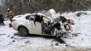 Водитель «Мазды» разбился в ДТП под Новгородом