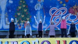 Детство  Елки иголки