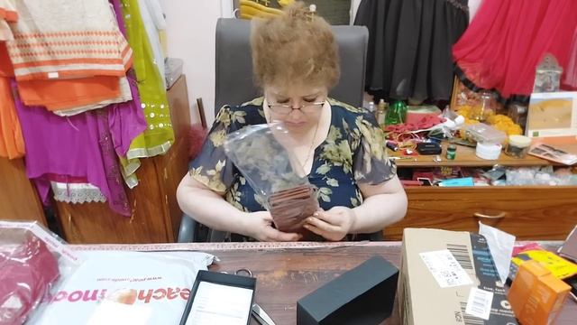 Ну и назаказывала? . Регулярно наступаю на ГРАБЛИ. Отдала 1 посылку получила 2. Мне не угодишь ! смотреть онлайн