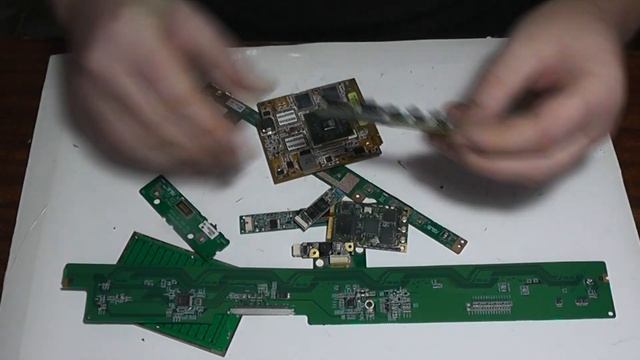 Разборка старого ноутбука. Сколько можно заработать на разборе ноута. смотреть онлайн