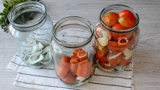 Мариновані ПОМІДОРИ половинками - перевірений рецепт!