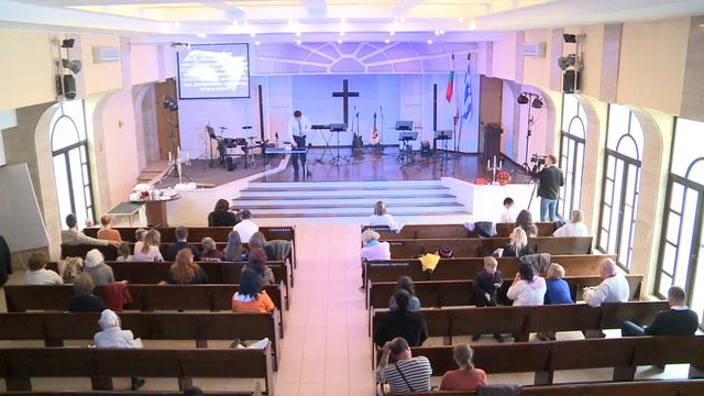 "Пасха наша, Христос, заклан за нас!" проповедует пастор Геннадий Ни. смотреть онлайн