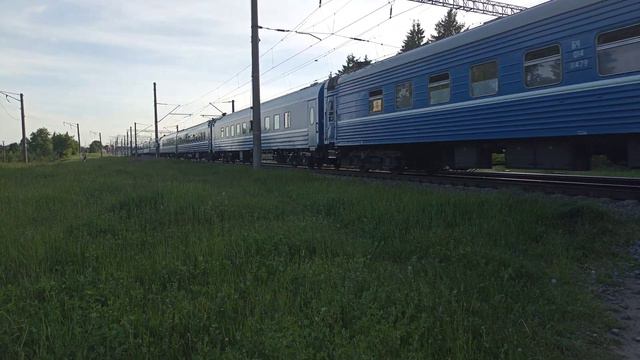 Электровоз ЧС4Т-598 по маршруту #52 Брест-Санкт-Петербург проследует ст. Жодино смотреть онлайн