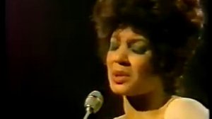 Shirley Bassey - YESTERDAY WHEN I WAS YOUNG