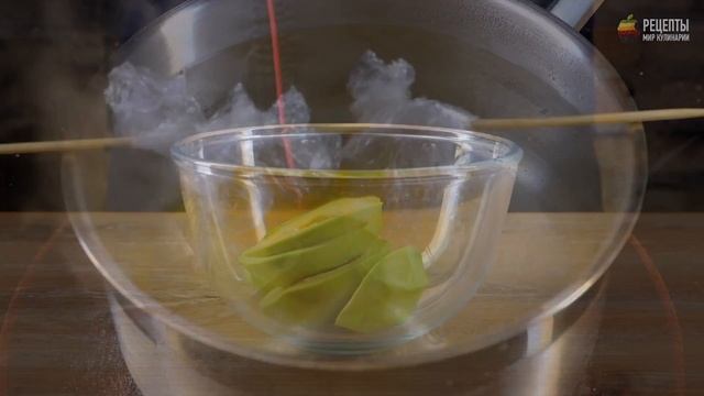 Особенный бутерброд с лососем, авокадо и яйцом пашот смотреть онлайн