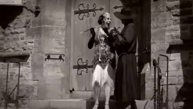 Madame Fandango's Vertigo Vaudeville Trailer смотреть онлайн