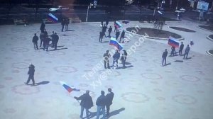 В Новой Каховке (Херсонская область) люди начали выходить на митинги в поддержку России.