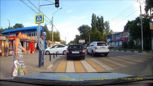Пешеход-идиот! Дура!