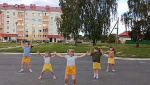 Танец "Детки - конфетки"