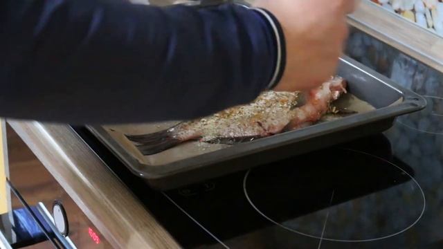 Лещ фаршированный в духовке, пальчики оближешь!