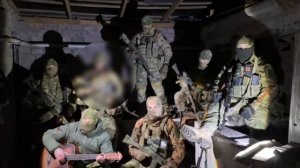 Военнослужащие 604 ЦСН «Витязь» посвящают песню своим погибших братьям.?