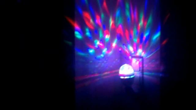 Как работает режим “Я дома” на умной розетке от Redmond смотреть онлайн