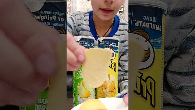 дегустация чипсы принглс. Pringles какие лучше сыр или лук сметана смотреть онлайн