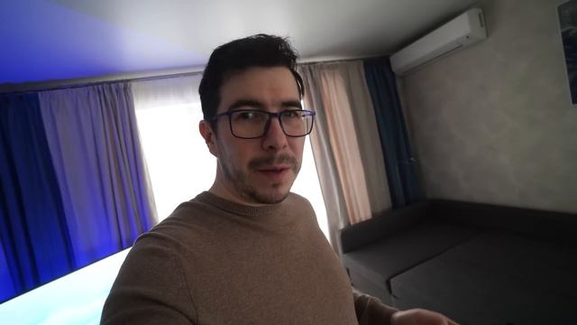 85 дюймов ТВ, это как кинотеатр у тебя дома, пробую в первый раз и удивляюсь смотреть онлайн