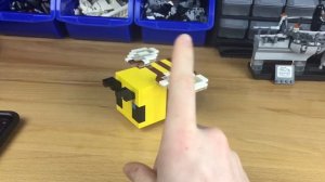 BUILDING A LEGO Minecraft Bee