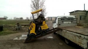 погрузка в газель мини погрузчика Helper