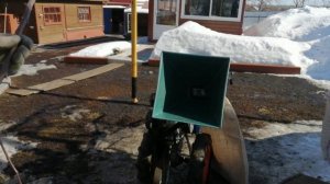 Измельчитель веток в работе