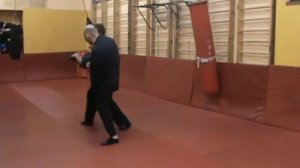 Защита от ударов ногами Джиу-Джитсу