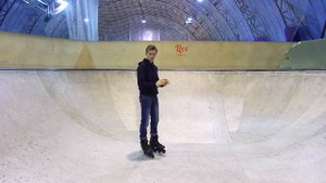 Скейтпарк — вылеты спиной | Школа роликов RollerLine Роллерлайн в Москве