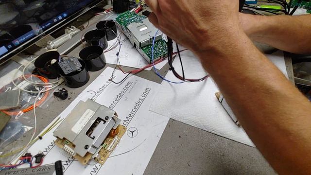 1992 Mercedes 300sd W140 Bose beta amplifier bench test. First look. смотреть онлайн