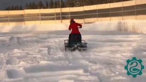 Мини-вездеход Маламут настолько прост в управлении, что вызывает восторг и у девушек и у детей!