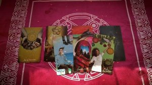 Зачем люди из прошлого возвращаются.. Какие цели преследуют? 4 позиции.