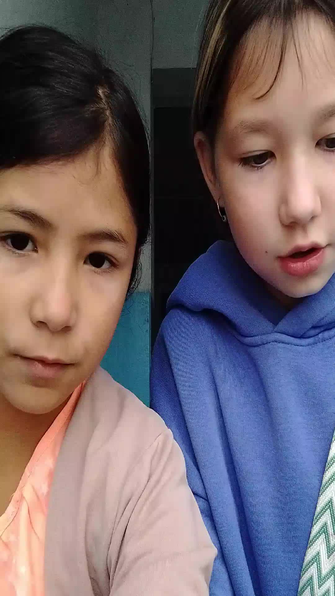 АДЕЛИНКА И ДАРИНКА, АНГЕЛИНКА