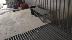 Задняя стенка контейнера