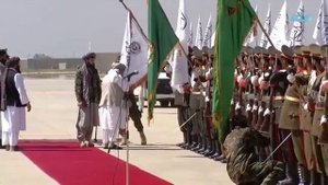 Талибы провели на бывшей афганской авиабазе США "Баграм" парад в честь годовщины ухода американцев