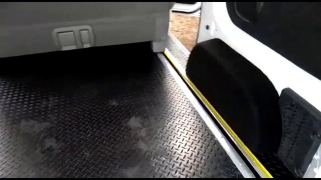 варианты салонов Nissan NV200