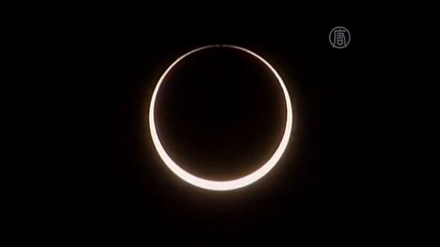Солнце на несколько минут превратилось в пылающее кольцо смотреть онлайн