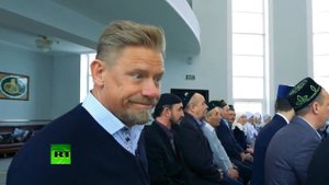 Петер Шмейхель на татарской свадьбе (никах), г. Казань, Татарстан
