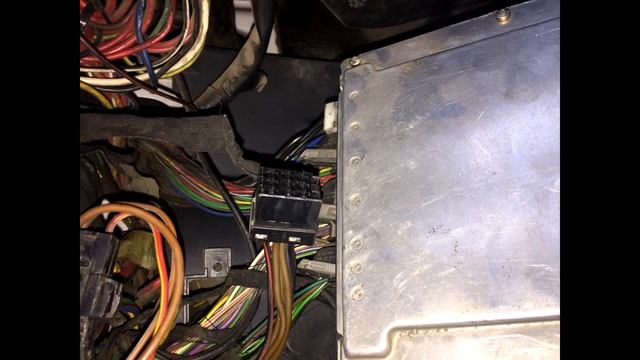 Отключение иммобилайзере на стареньком Mercedes Sprinter смотреть онлайн