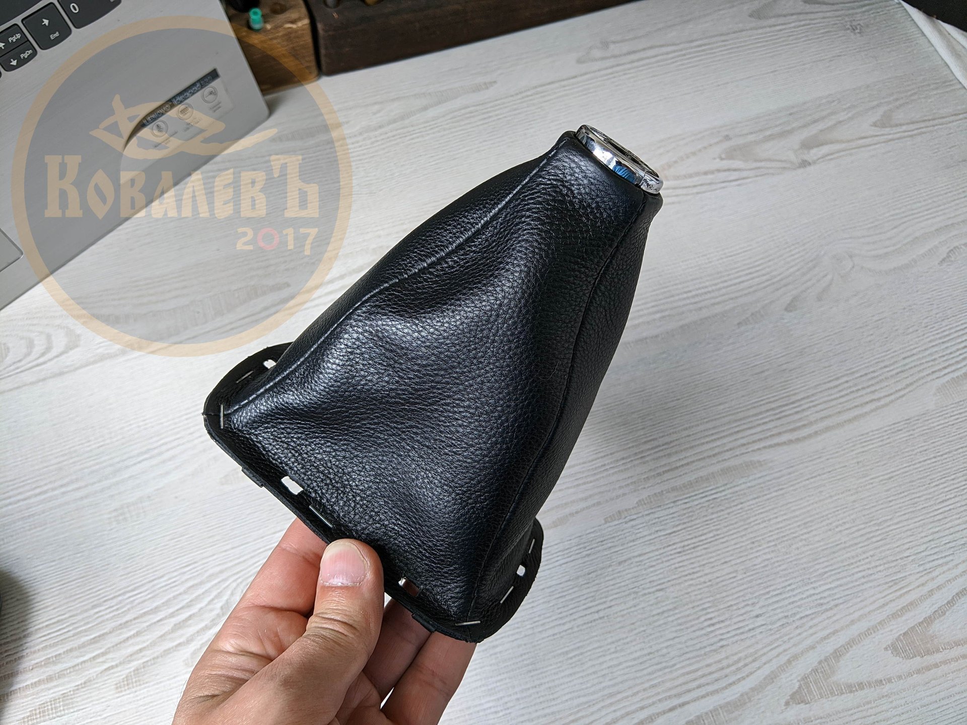 Чехол на рычаг КПП из натуральной кожи. смотреть онлайн