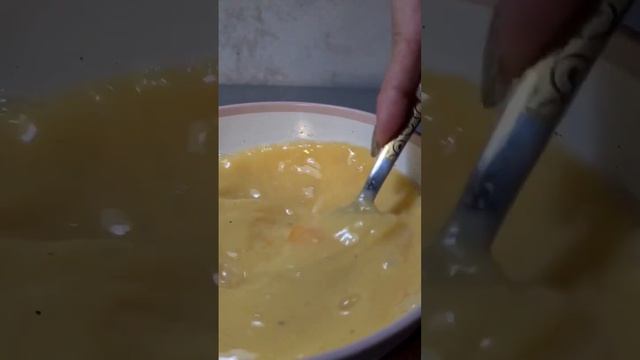 Рваный пирог из лаваша с колбасой и сыром