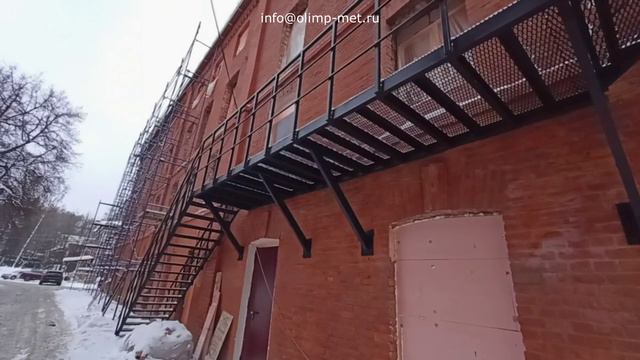 Маршевая эвакуационная лестница.