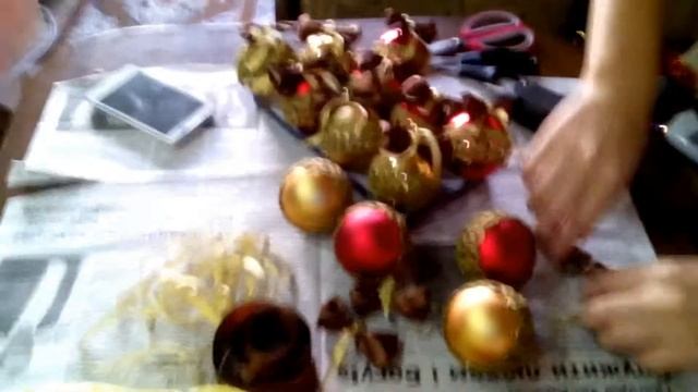 Новогодняя игрушка шар своими руками / Christmas toy ball with his hands смотреть онлайн