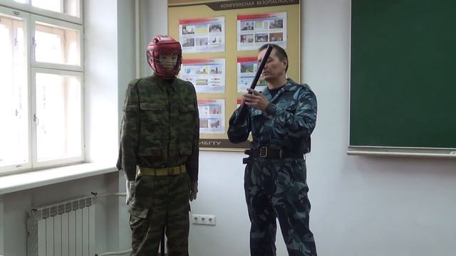 Применение специальных средств - палка резиновая