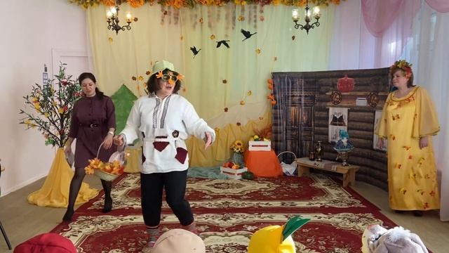Осенний праздник «Осень-ласковая сказка»