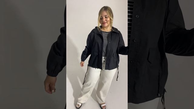 Хлопковая рубашка черного цвета с капюшоном и карманами