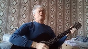 У беды глаза зеленые （гитара）.Поет Александр Кизюра.