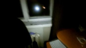 Нечто стучит в окно ночью 3 | Открыл окно | Ко мне ломятся