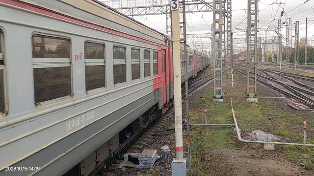 Электричка ЭД4МК 0085 на станции Фрязево Горьковского и Ярославского направления смотреть онлайн