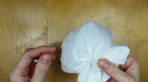 Цветок из салфетки... Красивое Украшение для стола...