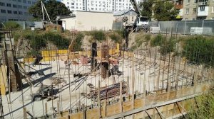 Заливка фундамента в центре Тирасполя от бетонного завода УПТК-Строй