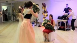Выпускной в школе | Бомбическое поздравление классного руководителя [Студия Отражение - VideoReflex